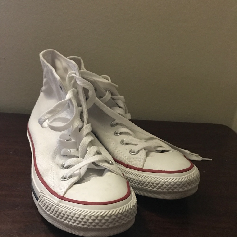 H-Cut Converse. Color white. Made in Vietnam